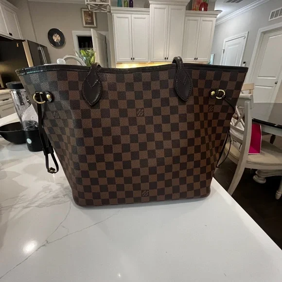 Louis Vuitton Neverfull MM - Picture 2 of 13